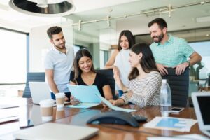 Qual a diferença entre cooperativa e associação de proteção veicular?